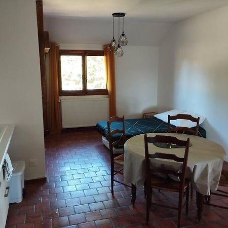 Appartement Dans Village Calme A 5 Min Des Lacs Mathaux Extérieur photo