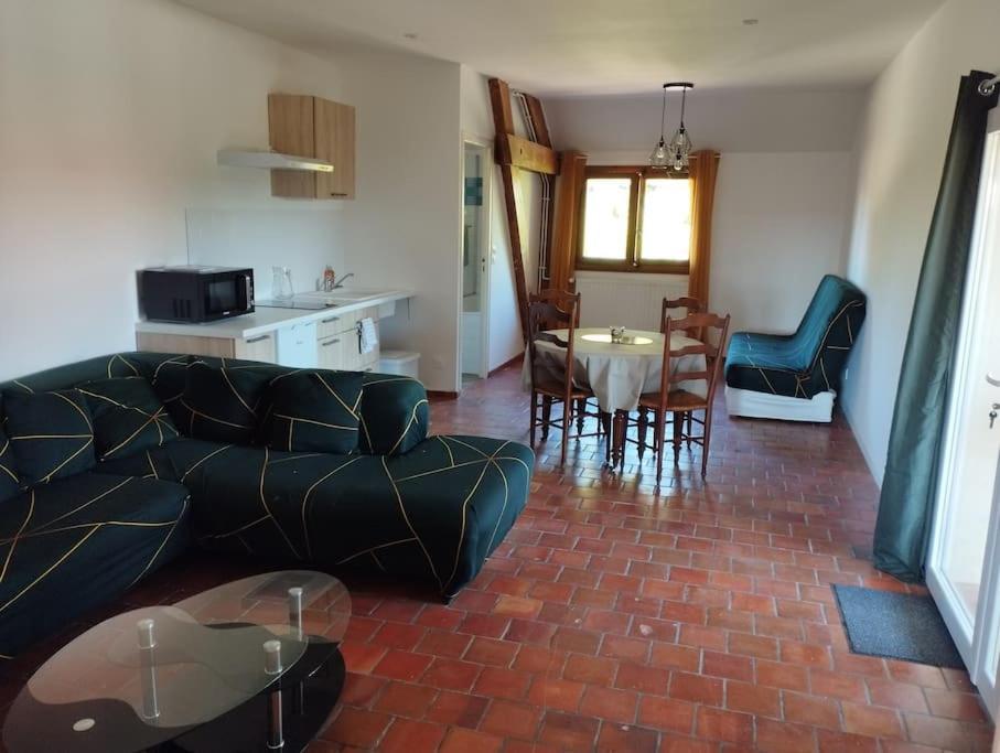 Appartement Dans Village Calme A 5 Min Des Lacs Mathaux Extérieur photo