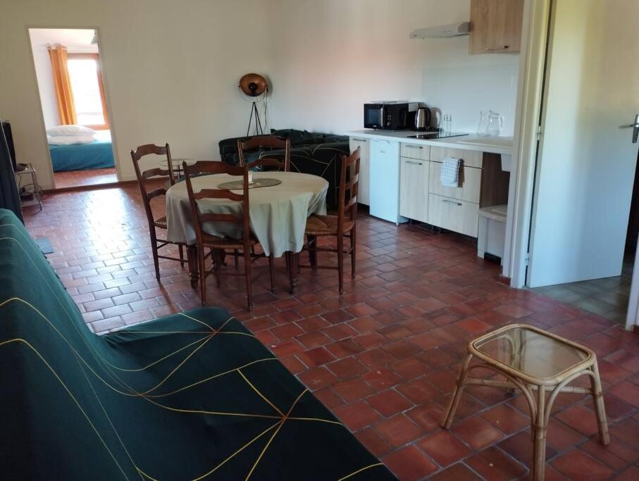 Appartement Dans Village Calme A 5 Min Des Lacs Mathaux Extérieur photo